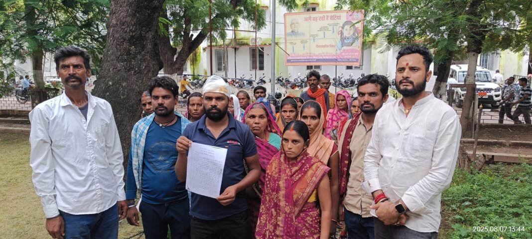 रिश्तेदार के अंतिम संस्कार से लौट रहे दलित परिवार को जाति पूछकर मारपीट, मामला दर्ज