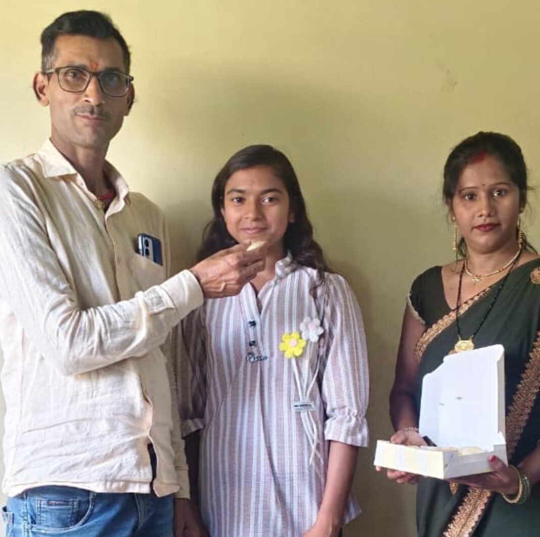 बिहार बोर्ड मैट्रिक परीक्षा में रितु ने किया कमाल, 485 अंक लाकर राज्य में लाया छठा स्थान, जिले से 14 छात्र हुए टॉप