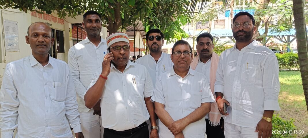 2 वर्षों से पेयजल आपूर्ति बाधित, पंचायत प्रतिनिधियों ने डीएम से की शिकायत